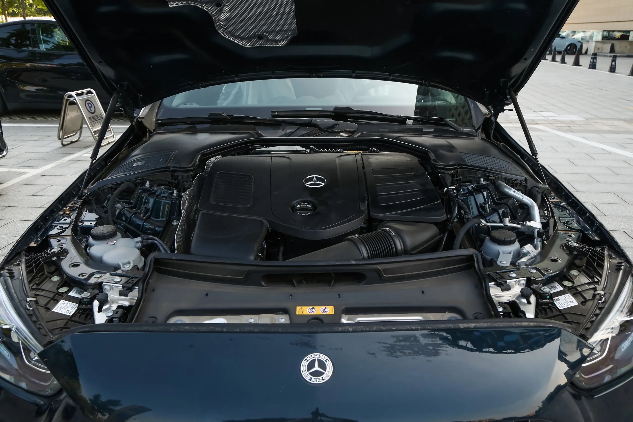 Mercedes Benz C-Class 2025
